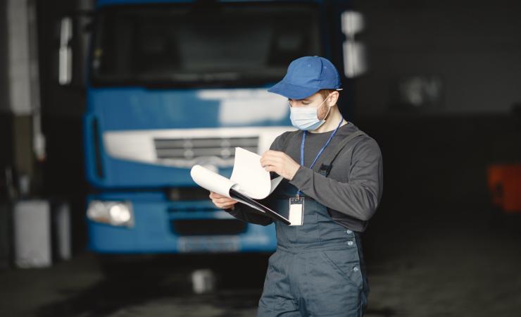 How to Handle Permits, Customs, and Border Delays Like a Pro: A Guide for Dispatchers in U.S.–Canada Freight